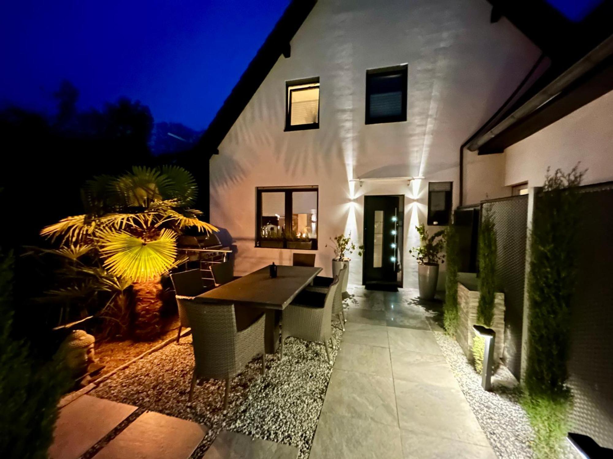 Dom wakacyjny Sonnendeck Exklusives Haus In - Wellness Oase Whirlpool & Grill *